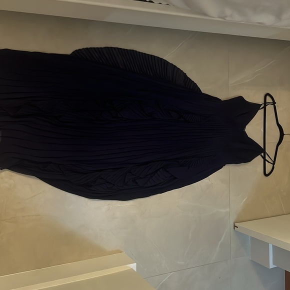 GUESS by Marciano elegant dark blue evening dress. Worn once. - Picture 3 of 7